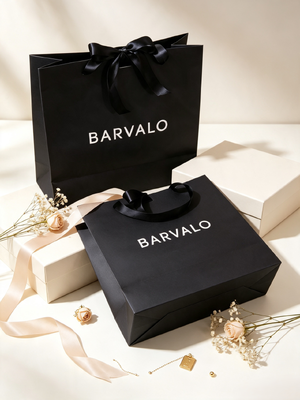 Buen precio Bolsas de Regalo Recicladas, Bolsas de Papel Negro Mate con Asas de Cinta de Satén y Laminado Suave al Tacto para Embalaje de Regalos de Alta Gama en línea