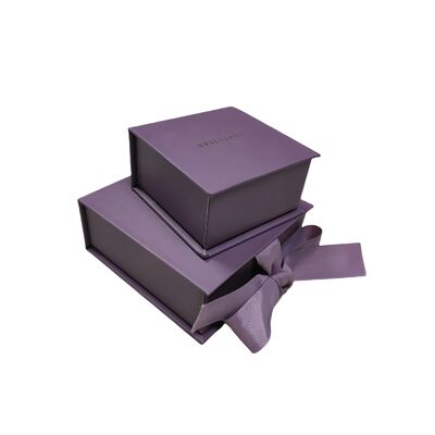 Buen precio Caja de papel para joyería hecha de cartón rígido laminado mate con estampado de lámina personalizado, impresión a todo color, relieve y forro de esponja de franela en línea