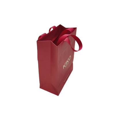 Buen precio Caja de papel para embalaje duradero con impresión a todo color, estampado en caliente, laminación y asas de cinta opcionales diseñadas para empaques de regalo, venta minorista y embalaje en línea