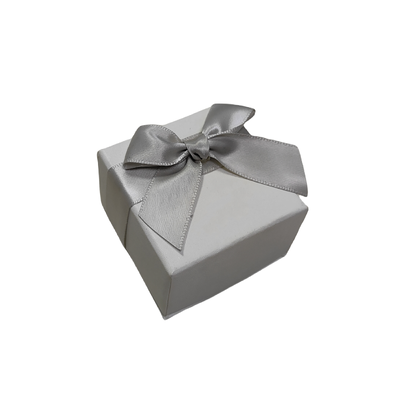 Buen precio Caja de papel para joyería personalizable con cierre magnético hecha de cartón gris y papel artístico, perfecta para empaques de regalo y presentación minorista online