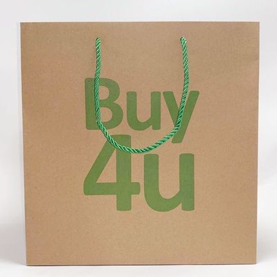 Buen precio El regalo de encargo hermoso de las bolsas de papel de Brown viste el bolso del embalaje con la cuerda mezclada en línea