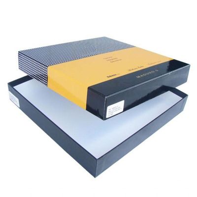 Buen precio Caja de papel de empaquetado modificada para requisitos particulares de la ropa interior de la ventana de la cartulina del producto de la atención sanitaria en línea