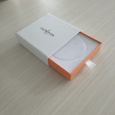 Buen precio Empaquetado de encargo de la caja de regalo de la cartulina de las pulseras blancas de los joyeros 157gsm en línea