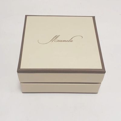 Buen precio Empaquetado cremoso del regalo de la caja de cartón del color de la joyería del hielo de gama alta de la caja de papel en línea