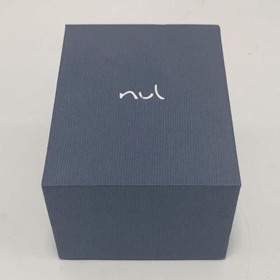 Buen precio Color gris de empaquetado de las cajas de la joyería elegante, empaquetado de encargo del joyero en línea