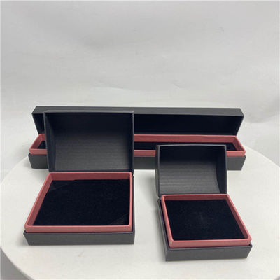 Buen precio Caja cuadrada de papel negra de papel de la joyería de la cubierta para el almacenamiento de la joyería en línea