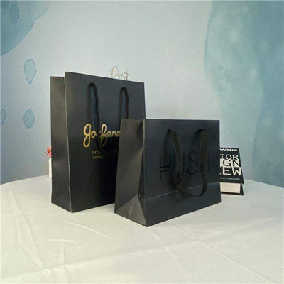 Buen precio Logo Custom Printed Paper Bags negro para las compras en línea